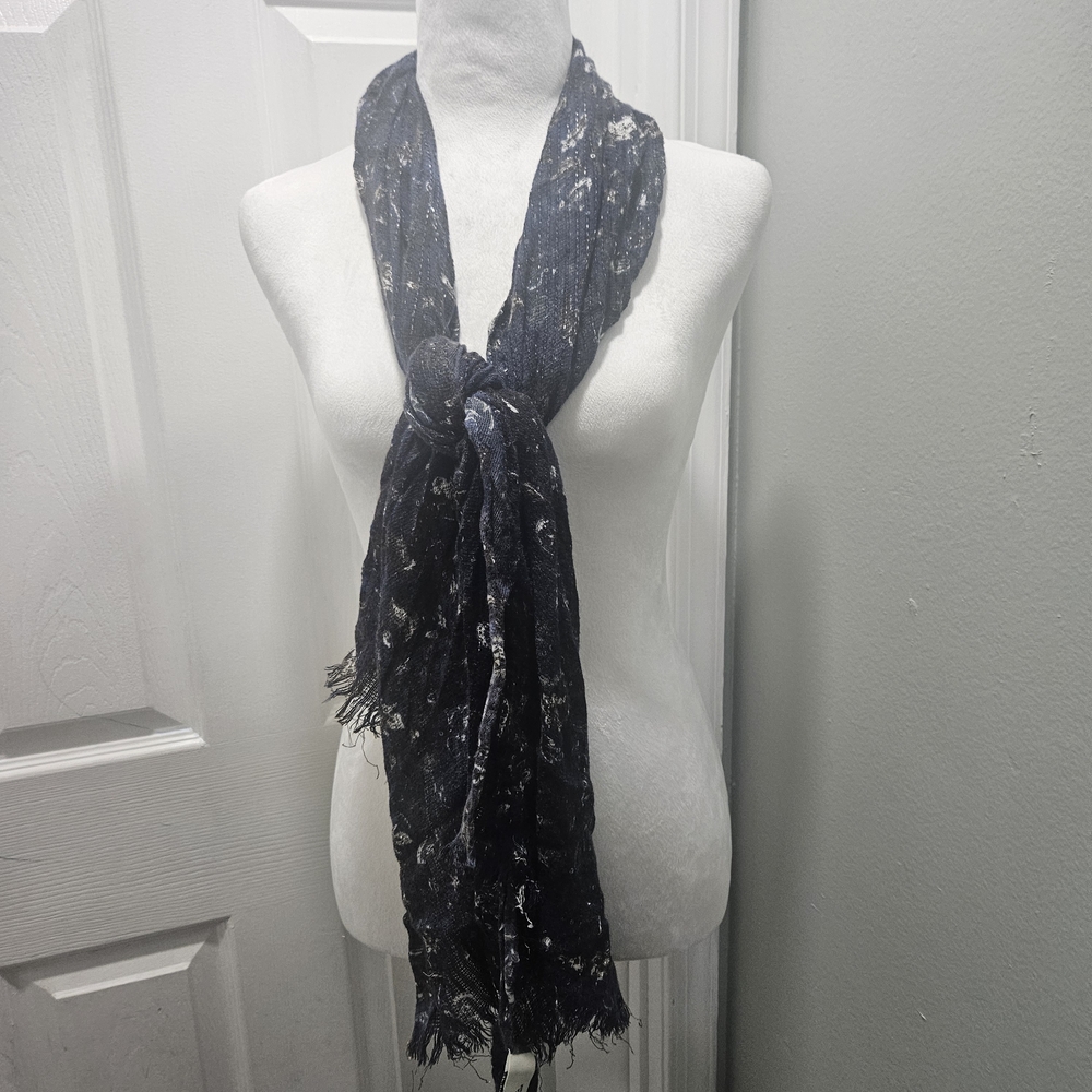 Simply Noelle Navy and White Scarf